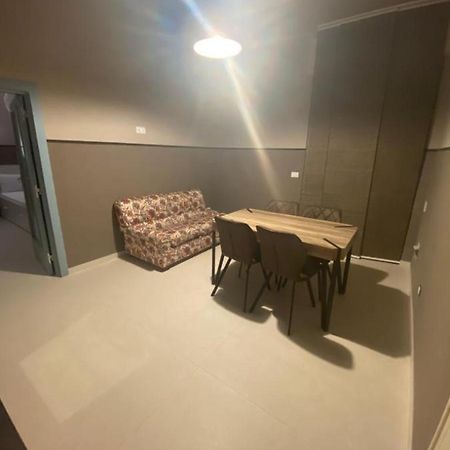 Luse Studios 1 奥斯图尼 外观 照片